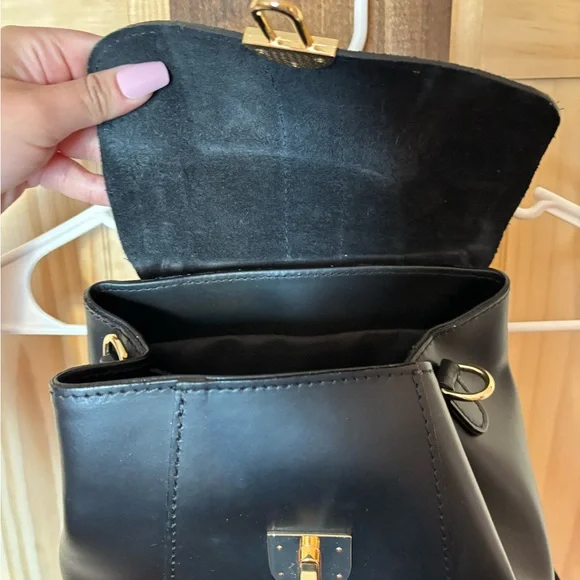 Backpack with Structured Design - Picture 6 of 14